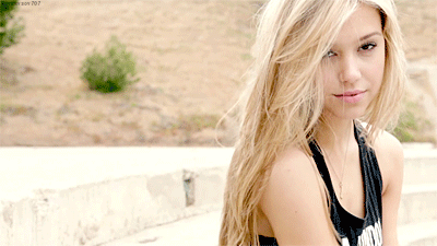 Alexis Ren Gifs picture picture