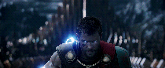 Résultat de recherche d'images pour "Thor Ragnarok GIF"