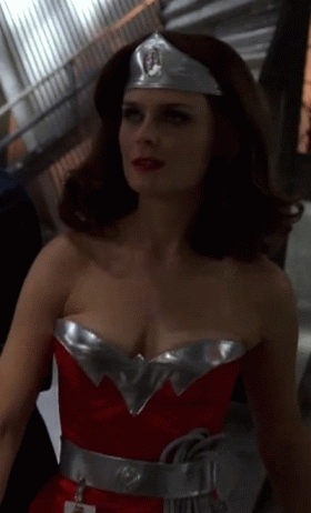 Download Wonder Woman Woman Cosplay Gif